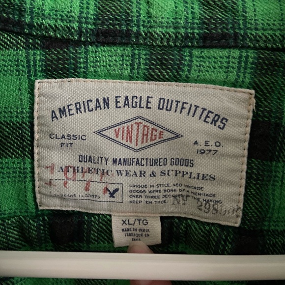 American Eagle Green and Black Plaid Button Up Shirt in XL - Picture 3 of 6